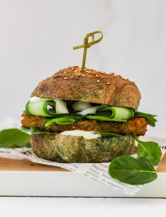 spinazie hamburger broodjes met broccoli burger - the green burger