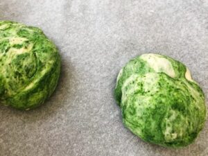 spinaziebroodjes laten rijzen