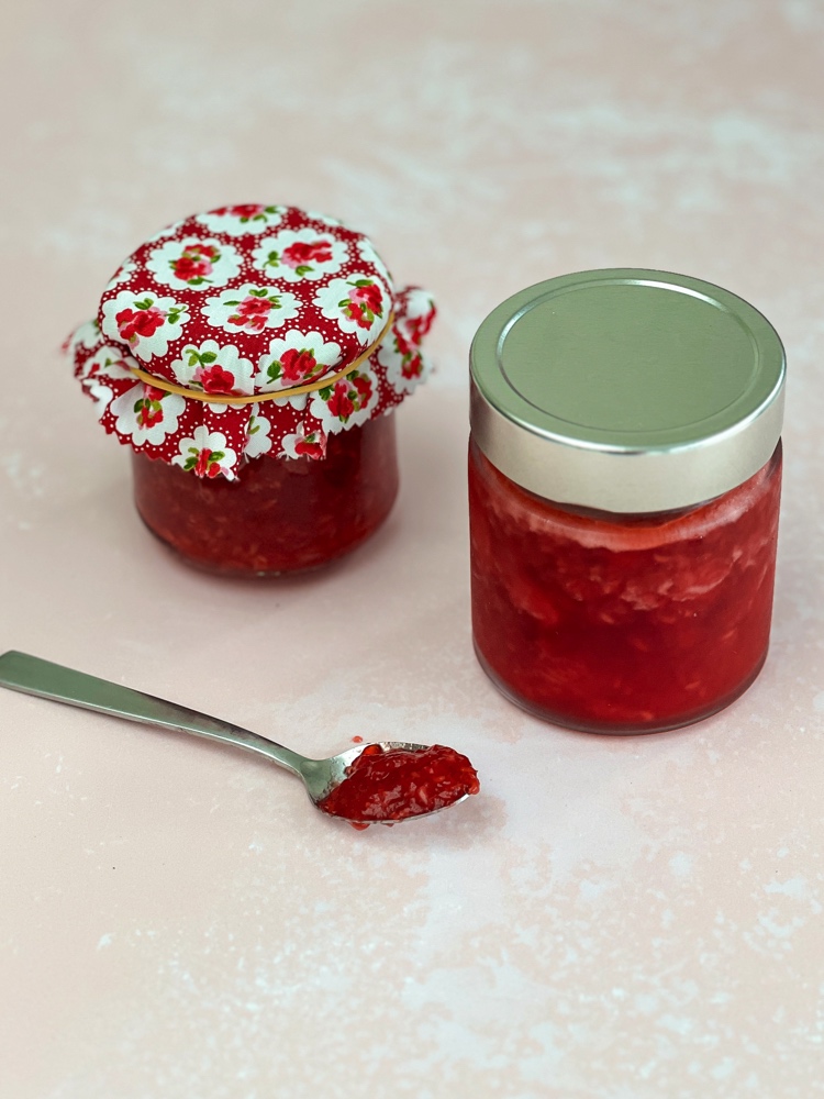 homemade aardbei-frambozenconfituur
